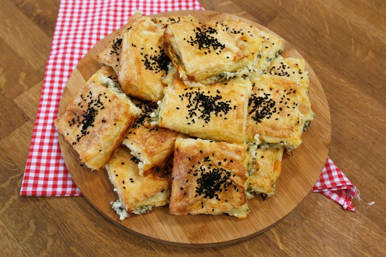 Sütlü Peynirli Börek Arda'nın Mutfağı
